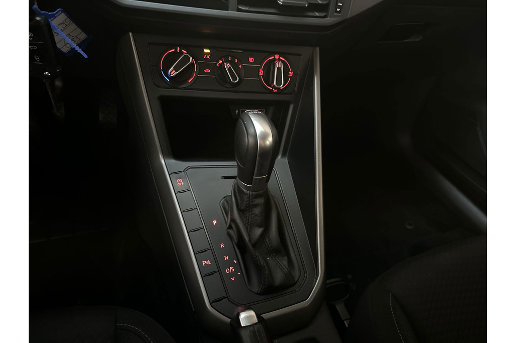 53970880-20.jpg