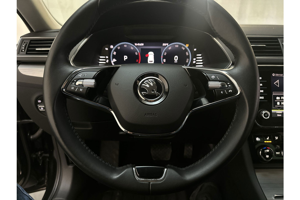 53971452-17.jpg