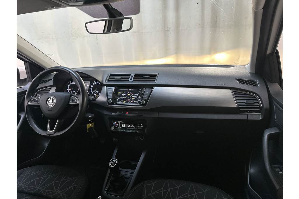 53996902-1.jpg