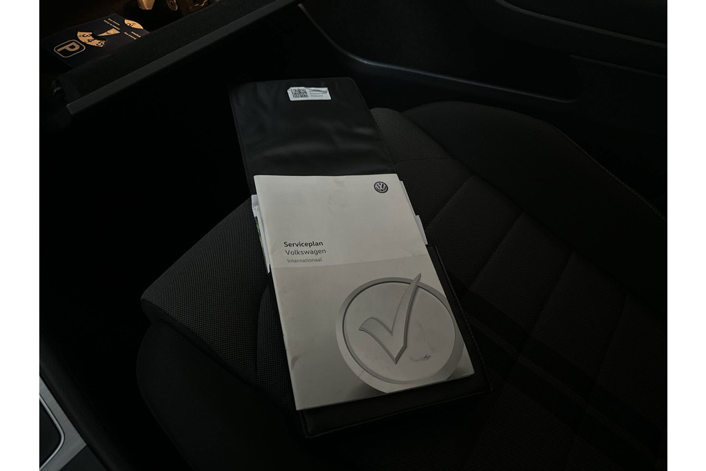 54056621-23.jpg