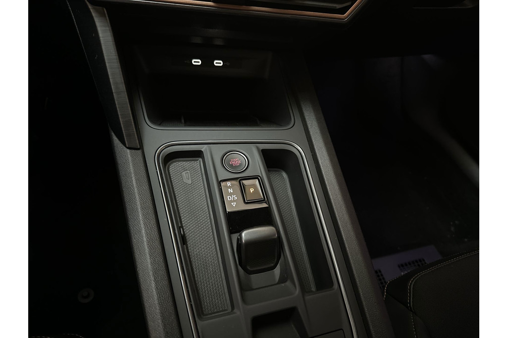 54077858-21.jpg