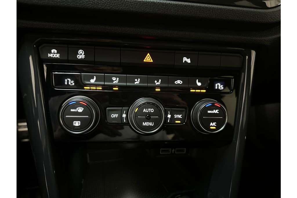 54099762-10.jpg