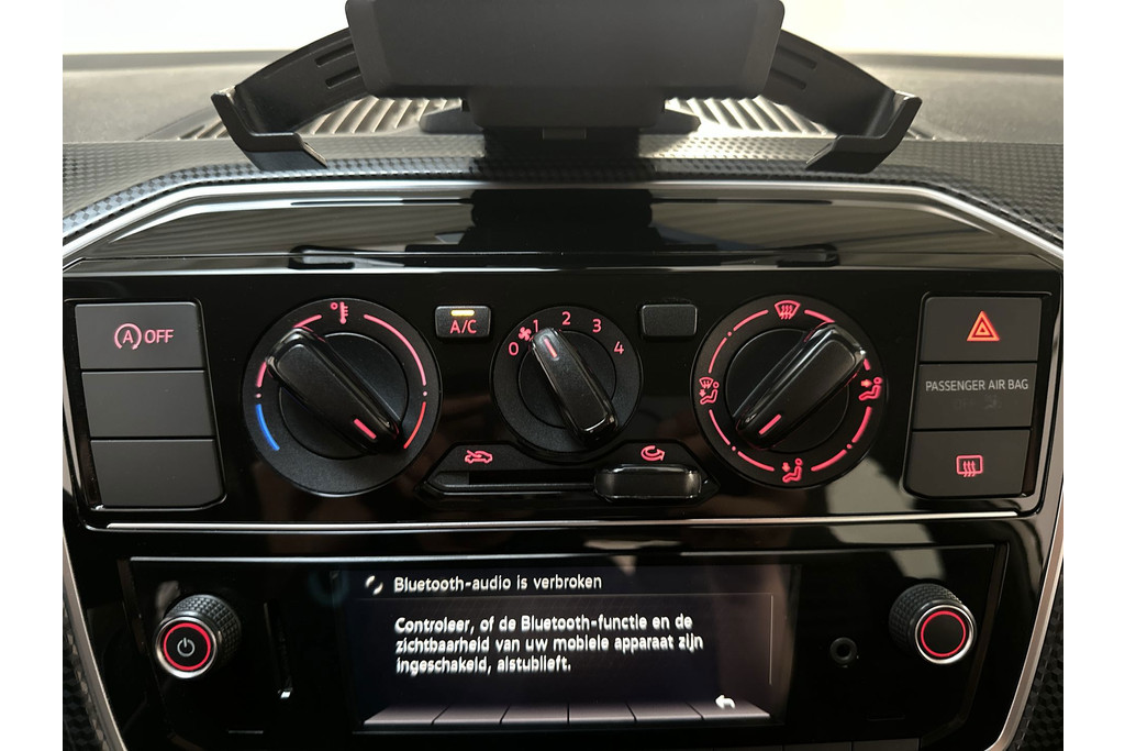54202541-14.jpg