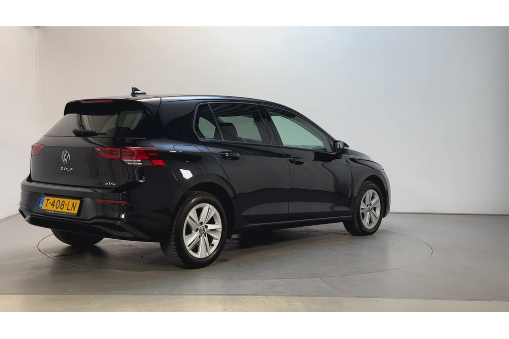 54203050-2.jpg