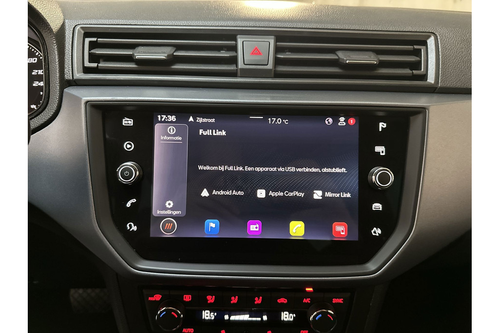54203102-16.jpg