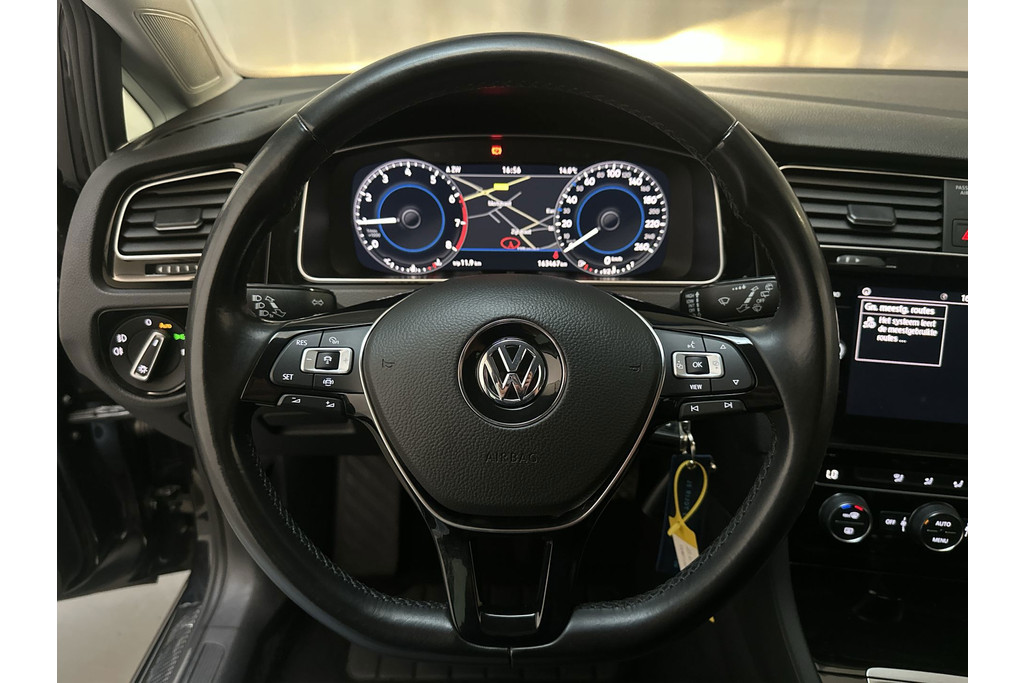 54240640-4.jpg