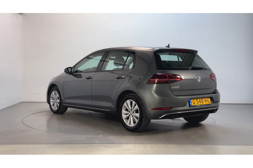 54329430-2.jpg