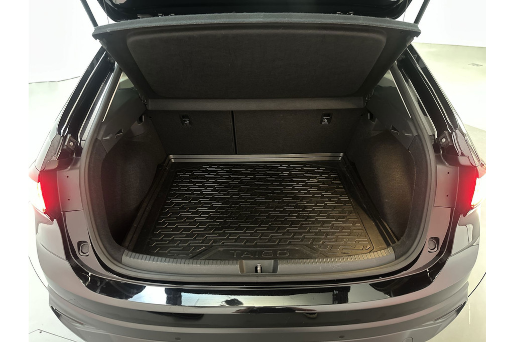 54365077-19.jpg