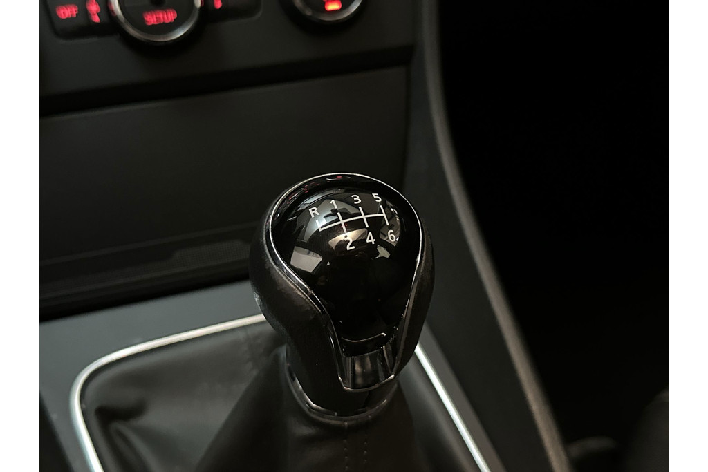 54388256-4.jpg