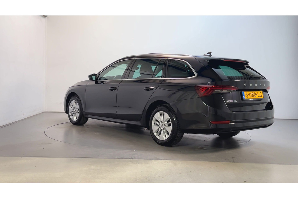 54395614-2.jpg
