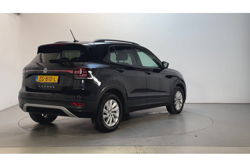 54422122-2.jpg