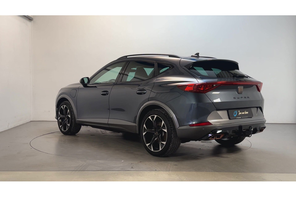 54490949-2.jpg