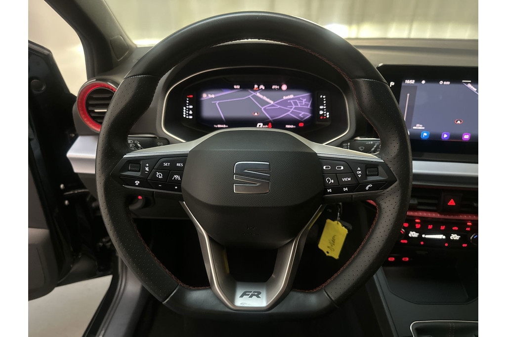 54509837-4.jpg