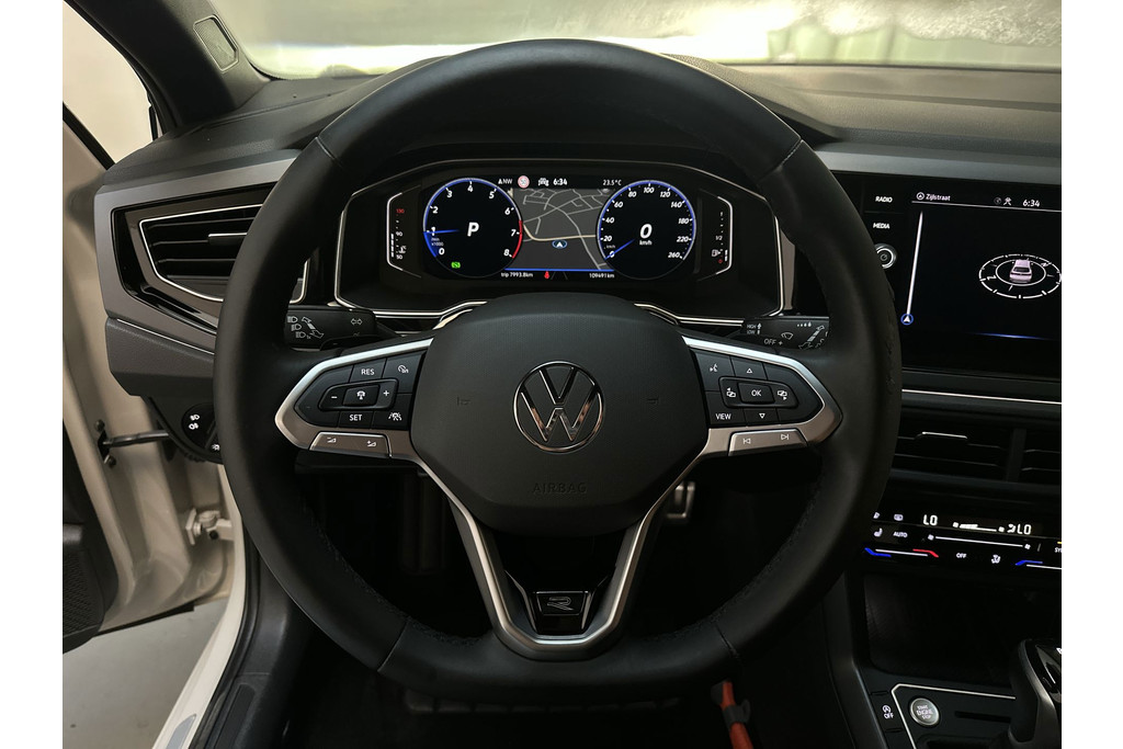 54567635-10.jpg
