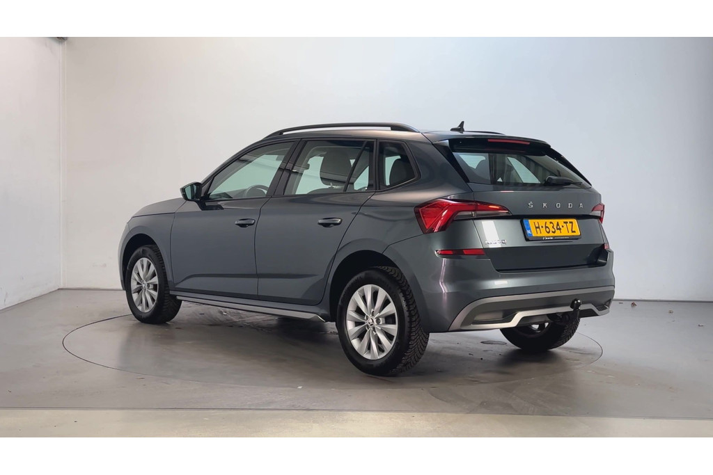 54598007-2.jpg