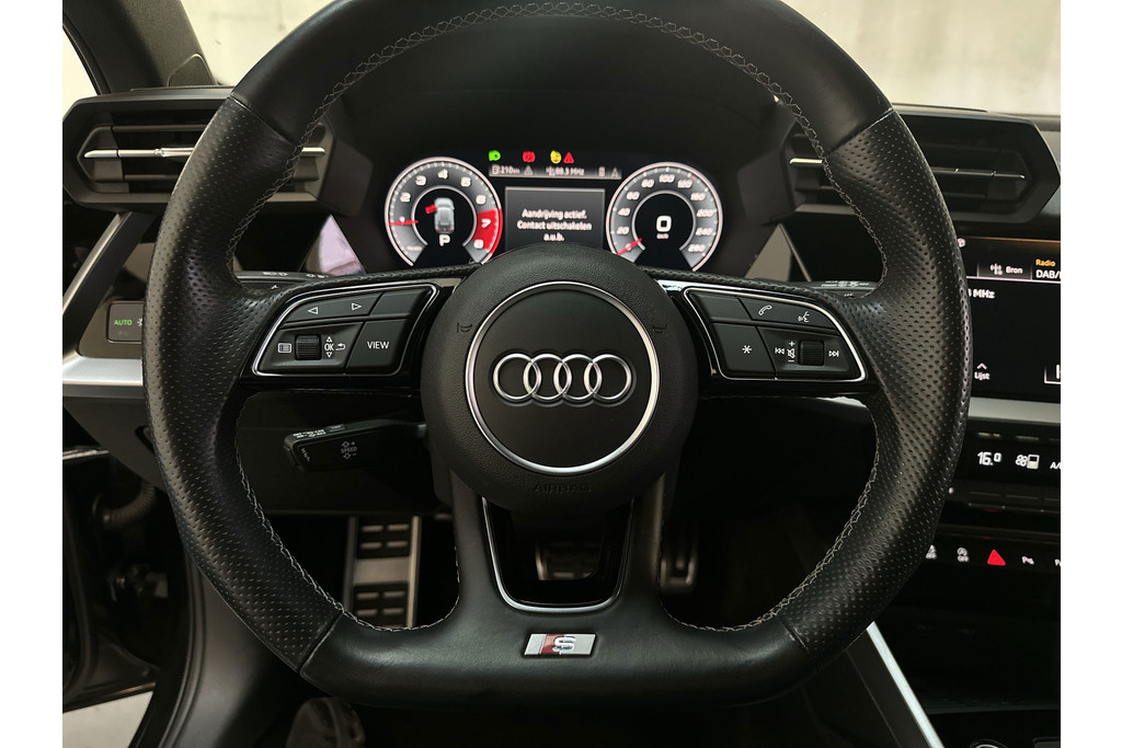 54670551-4.jpg