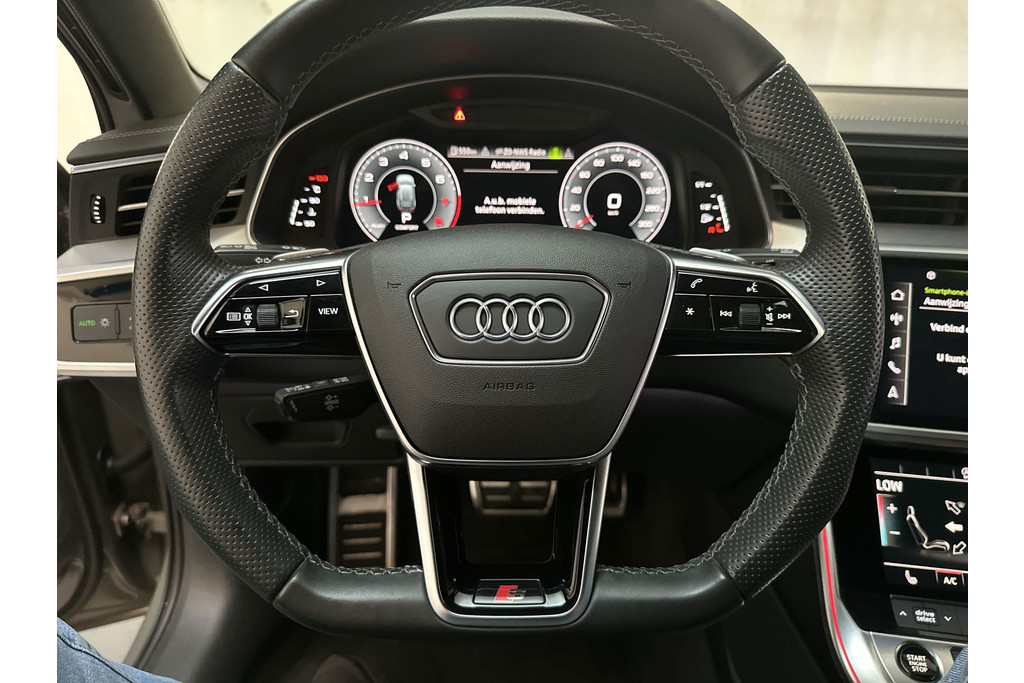 54670942-4.jpg