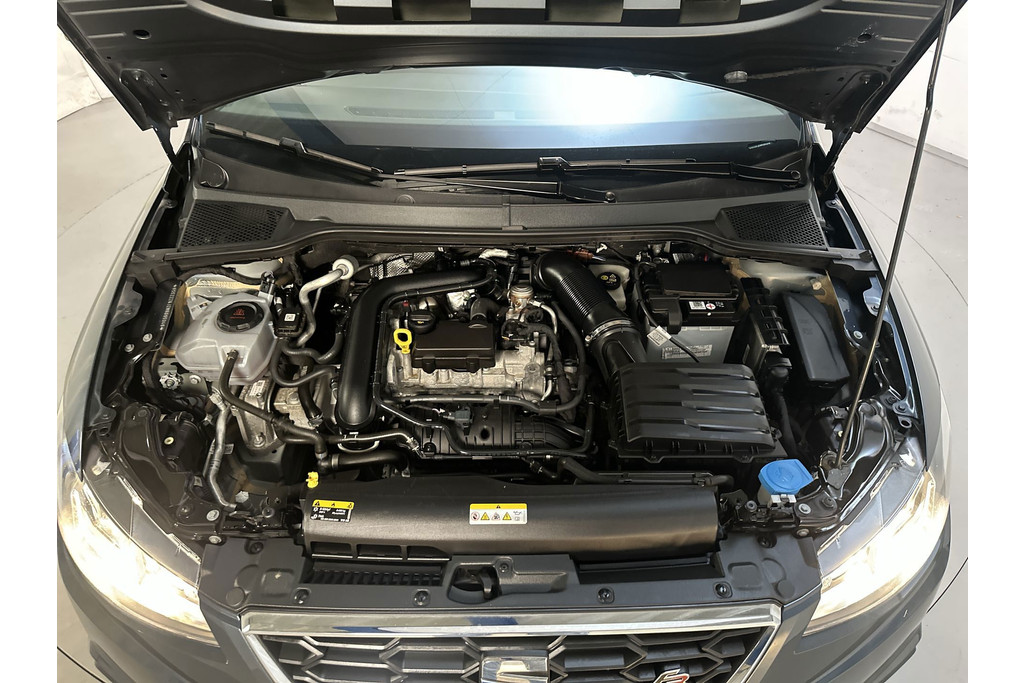 54710918-16.jpg