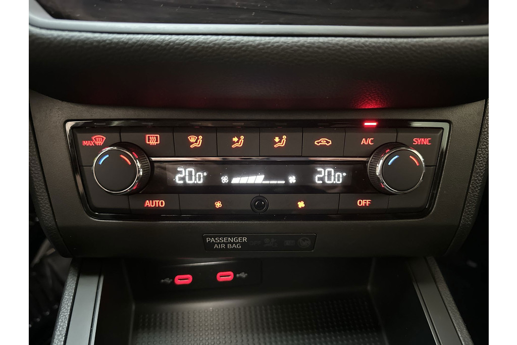 54710918-24.jpg