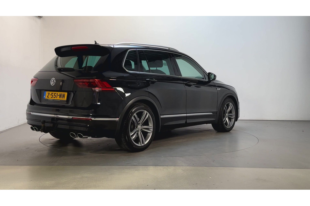 54735067-2.jpg