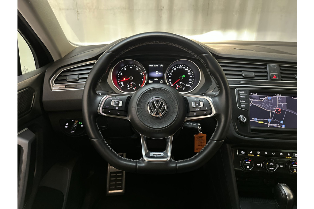 54735067-4.jpg