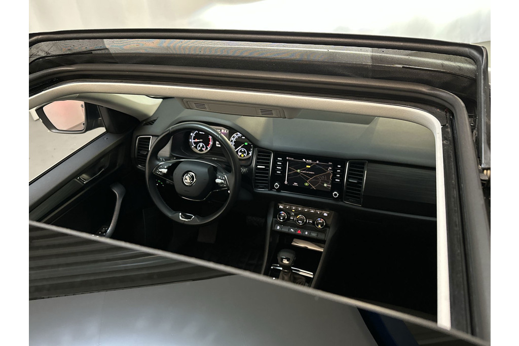 54751071-8.jpg