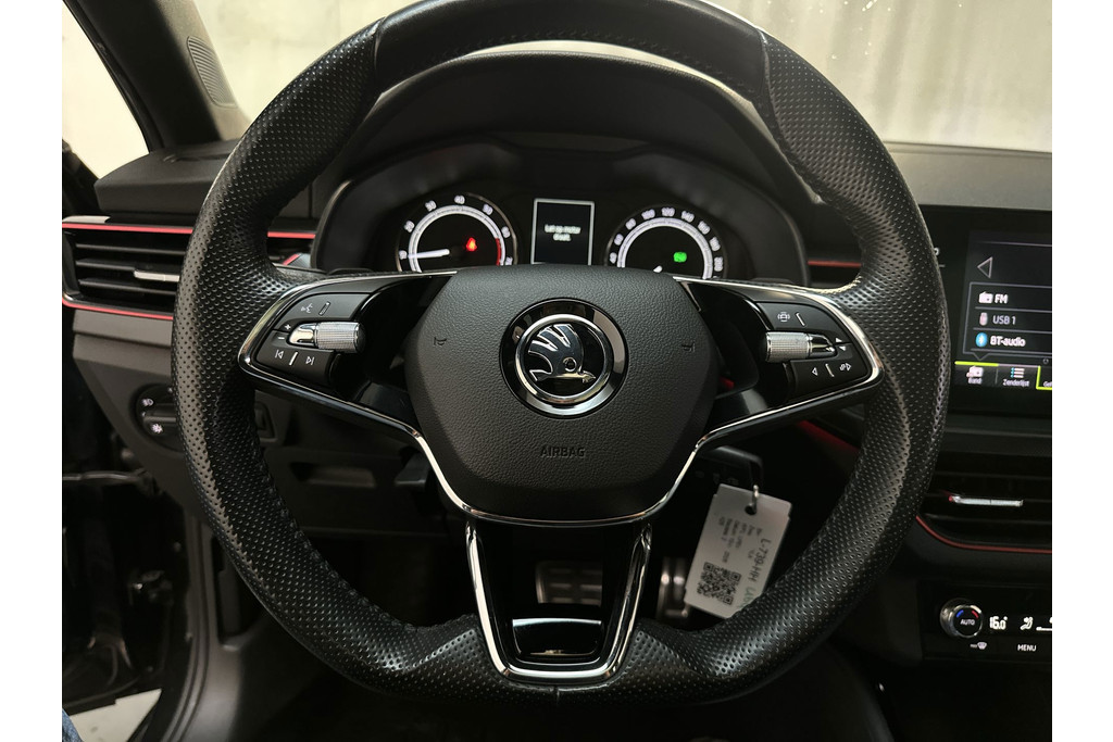 54828924-4.jpg