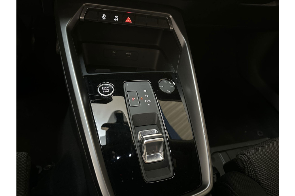 54847877-6.jpg