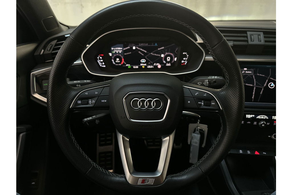 54870214-6.jpg