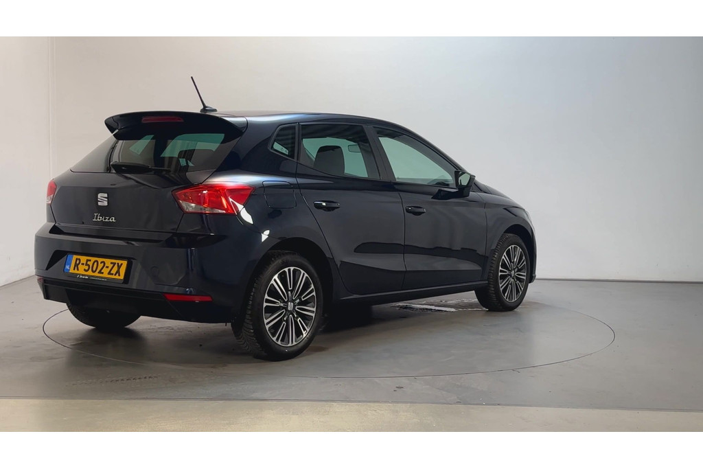54880803-2.jpg