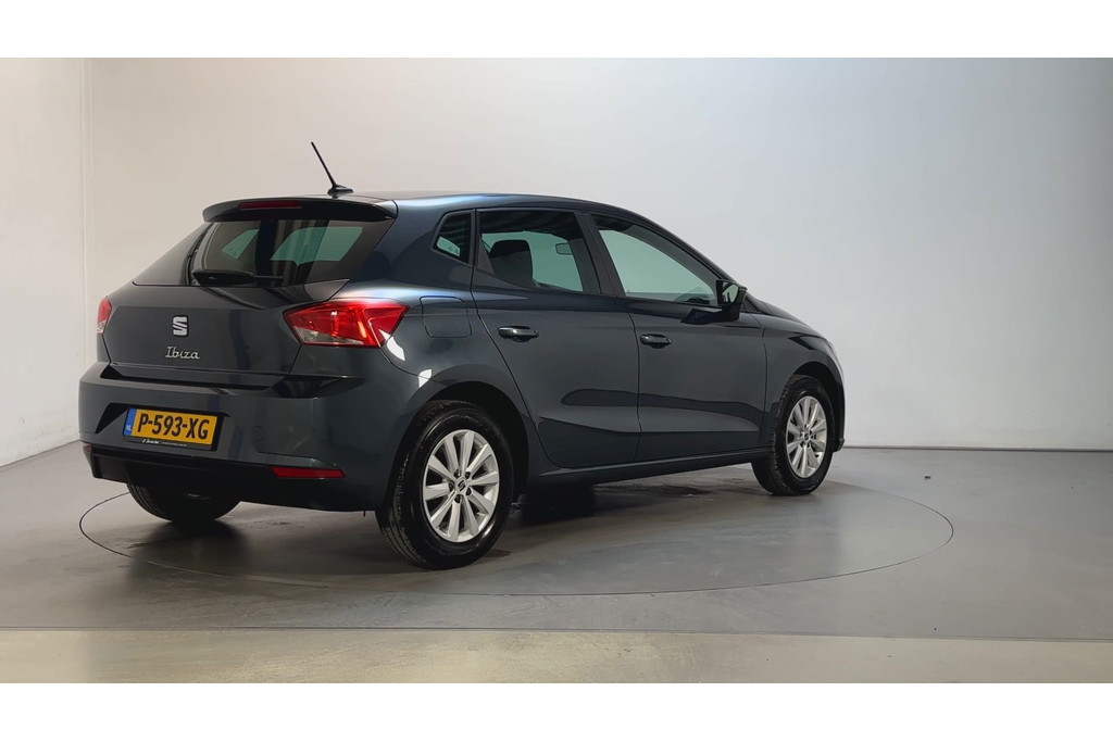 54914235-2.jpg