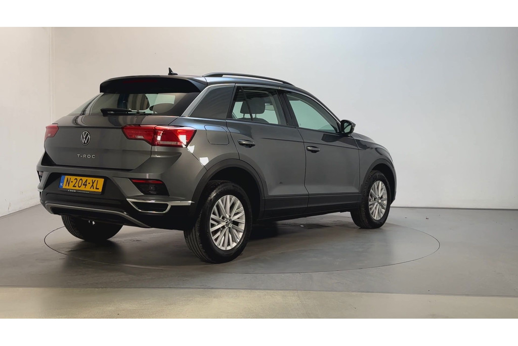 54931285-2.jpg