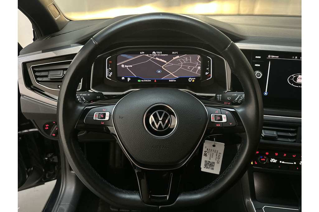 54932508-10.jpg