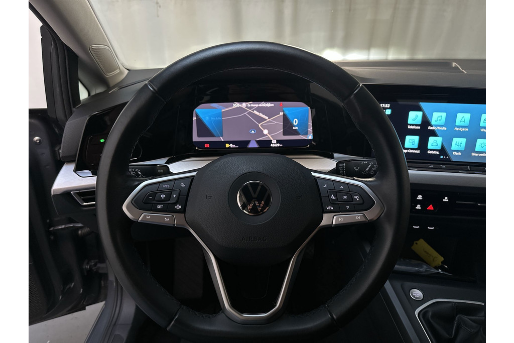 54960083-6.jpg