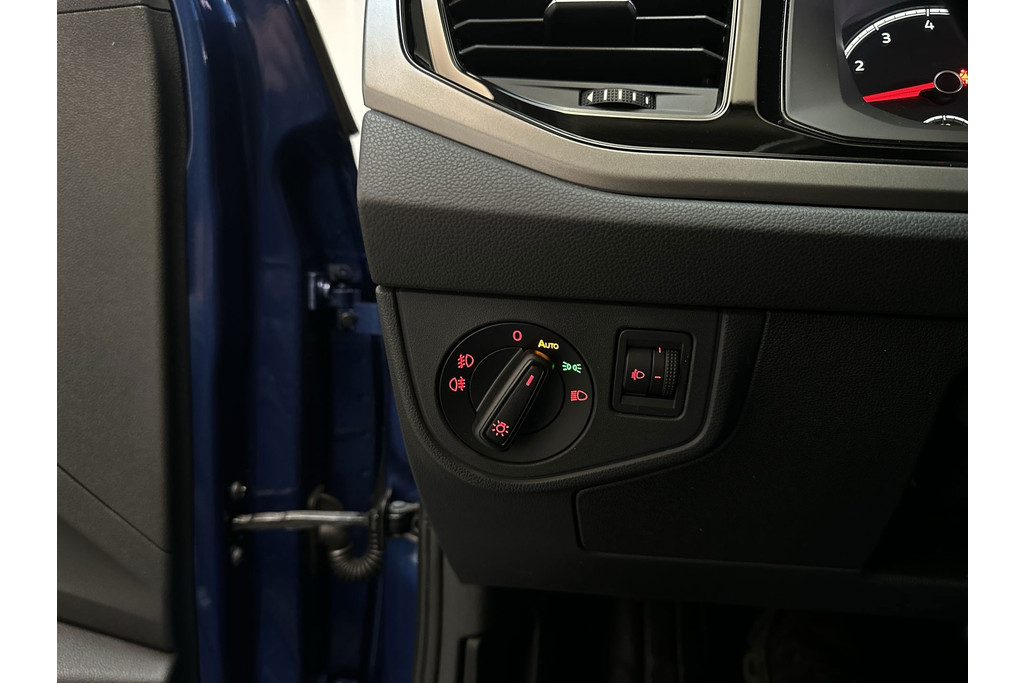 55107452-23.jpg
