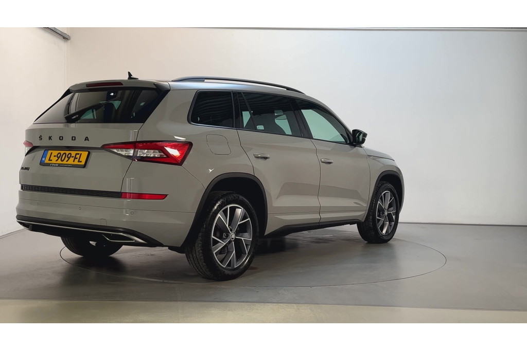 55367463-2.jpg