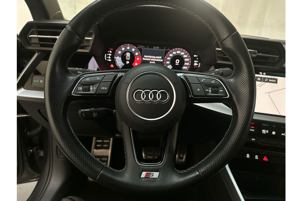 55491081-4.jpg