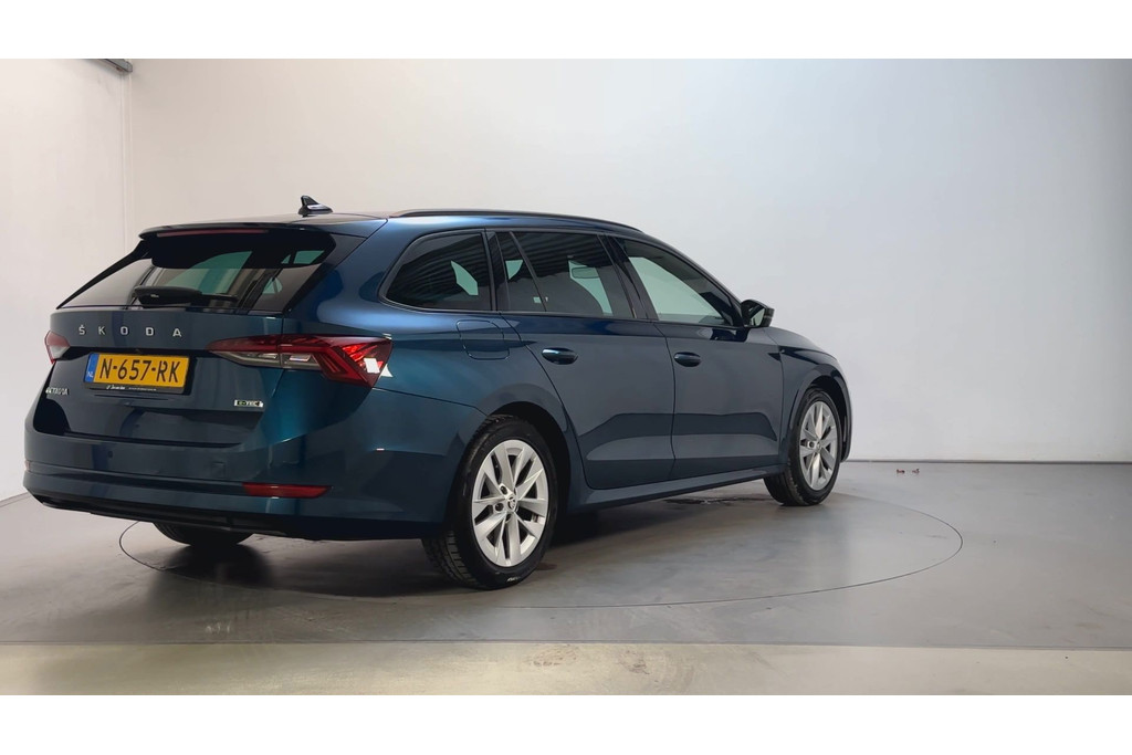 55509822-2.jpg