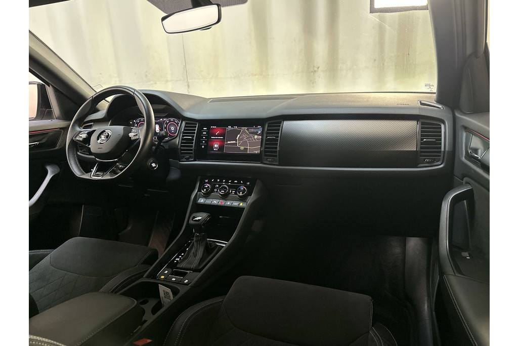55541636-1.jpg