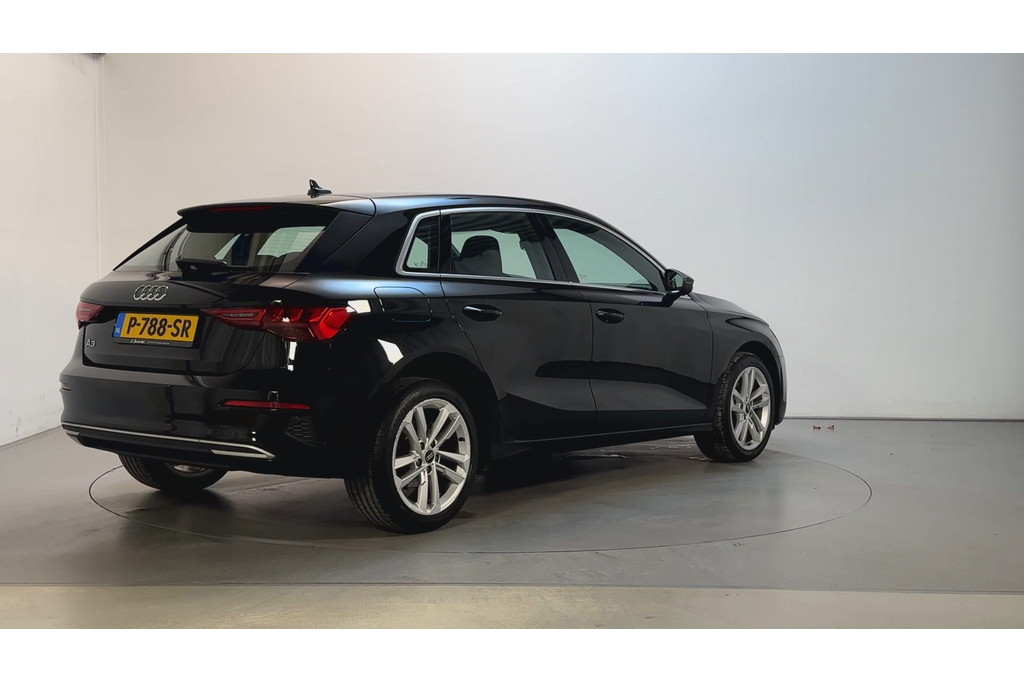 55588232-2.jpg