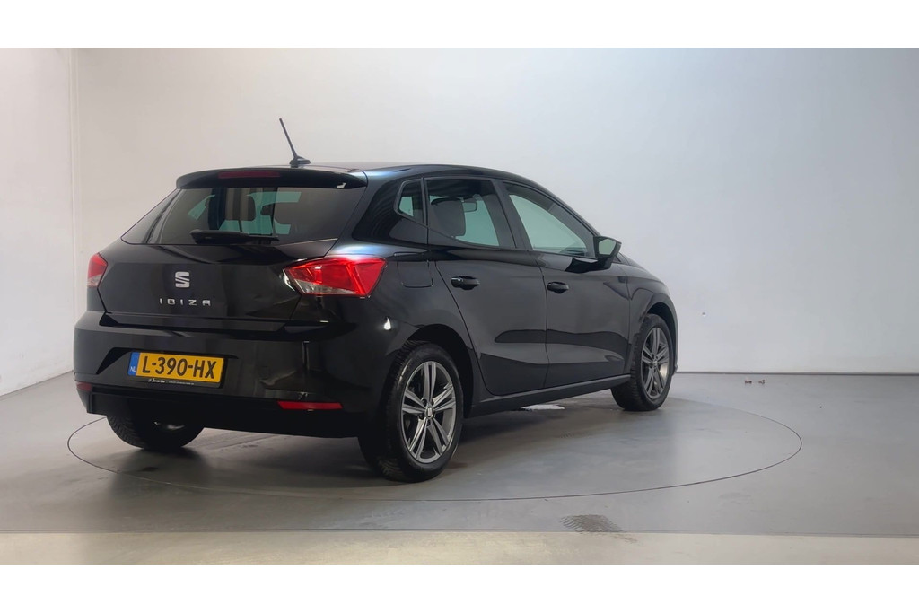 55610178-2.jpg