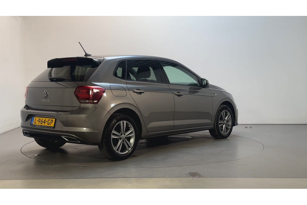 55610550-2.jpg