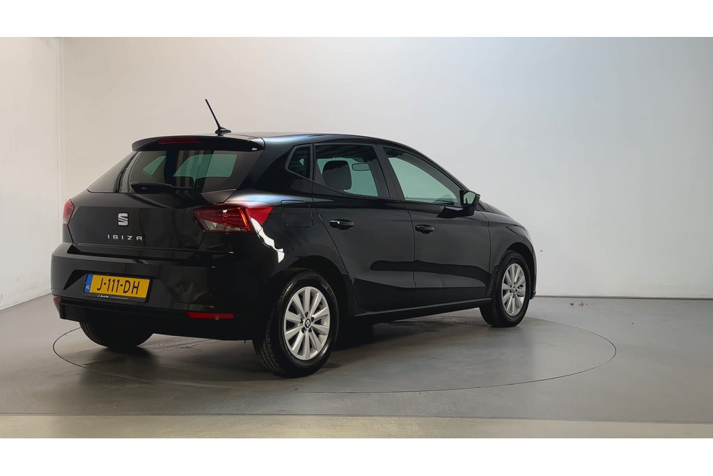 55633710-2.jpg