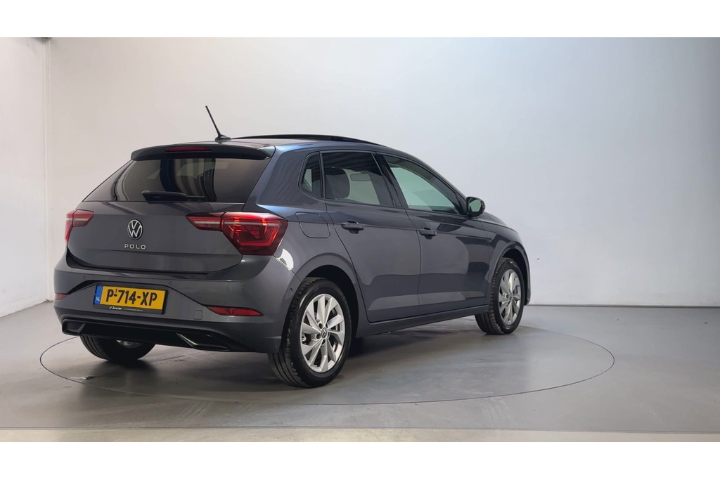 55746565-2.jpg