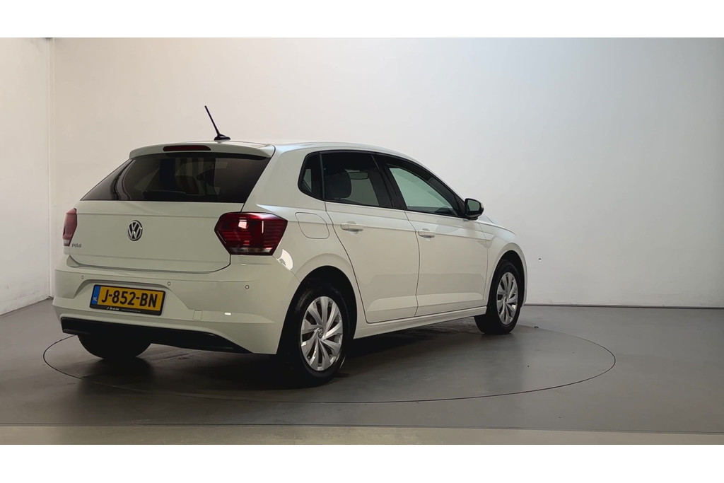 55747120-2.jpg