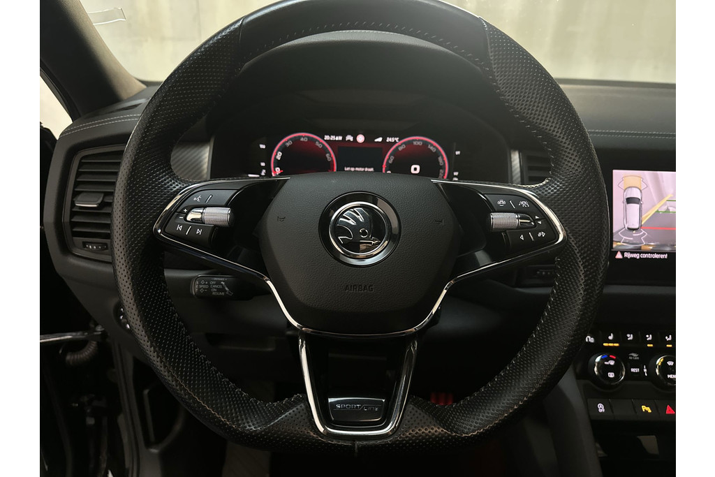 55749906-6.jpg