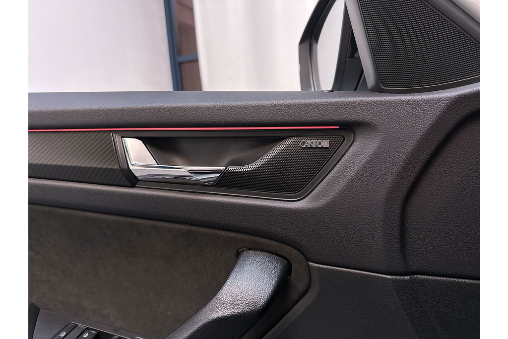 55861521-28.jpg