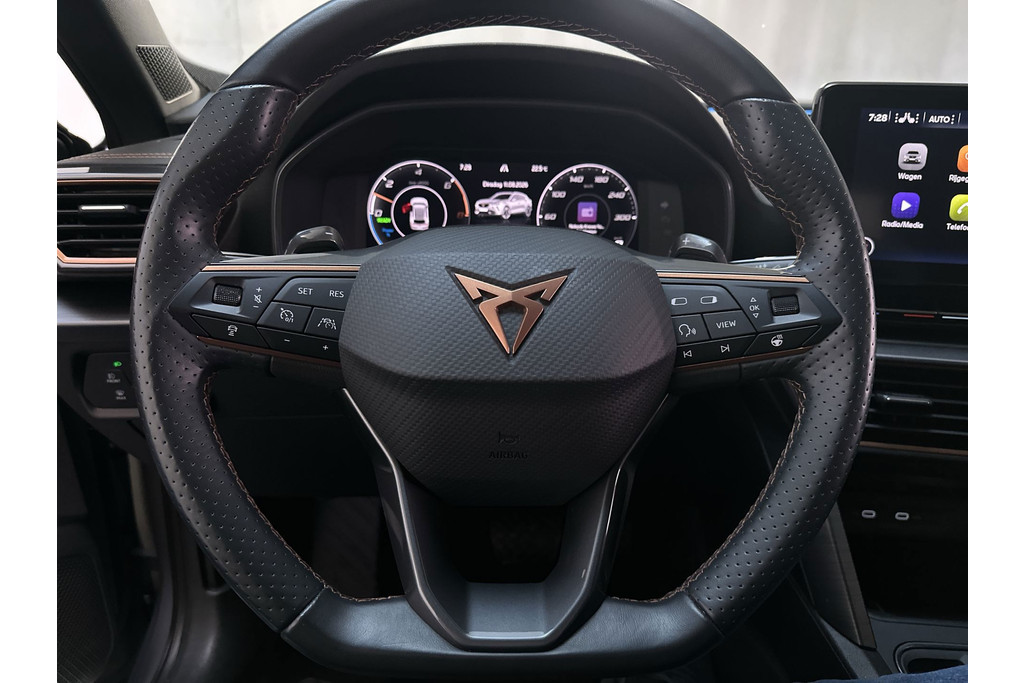 55861642-6.jpg