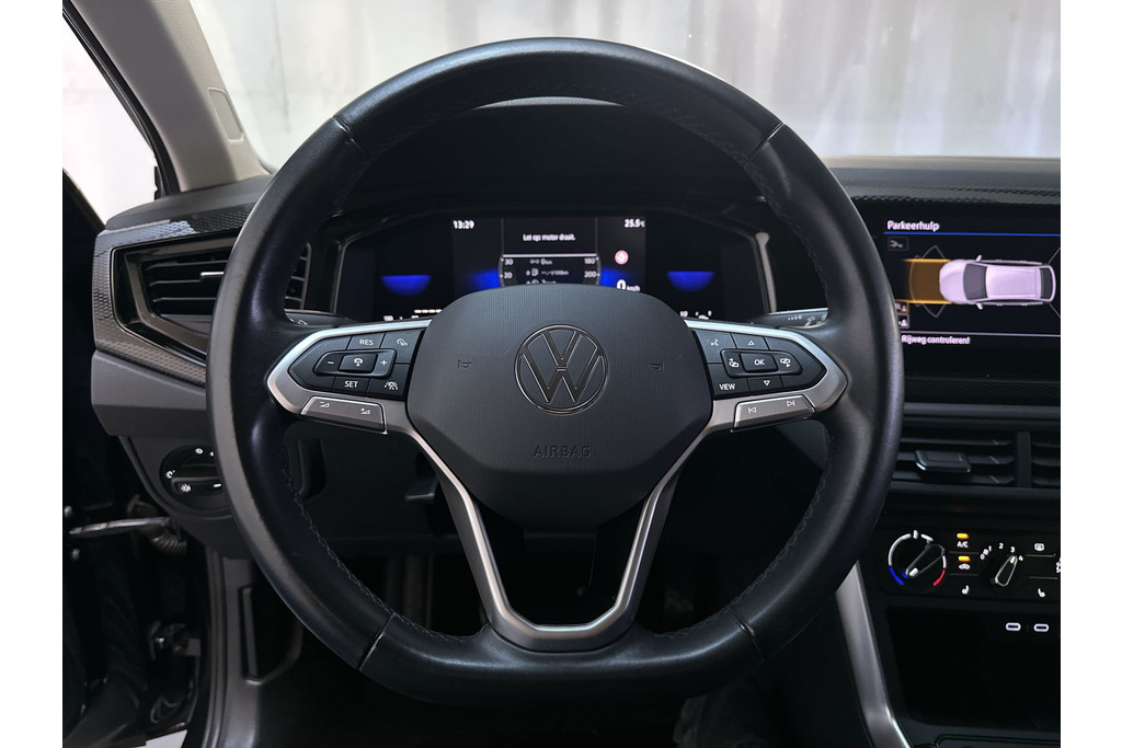 55865040-4.jpg