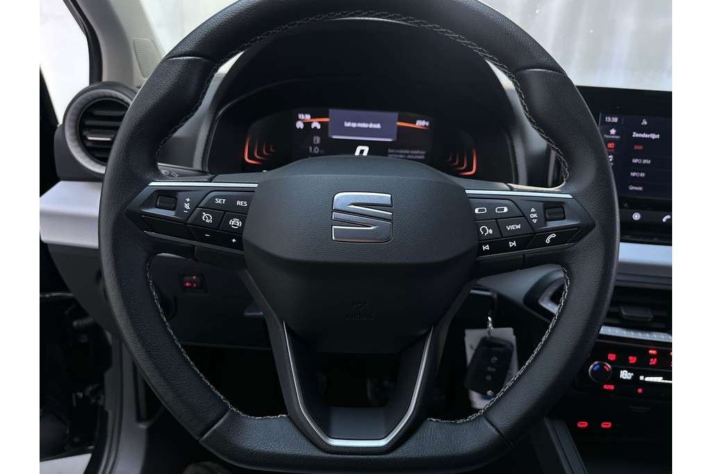 55895720-6.jpg